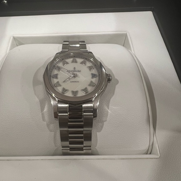 Corum Admiral Legend 32 Women's - Picture 7 of 11